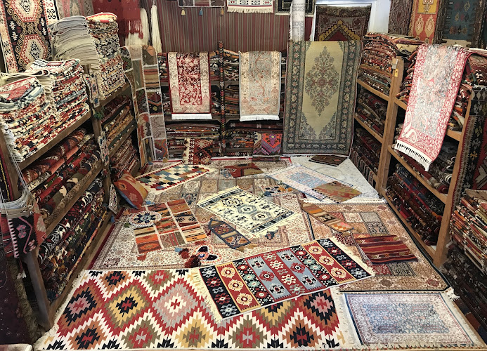 Sirvan Carpet and Kilim